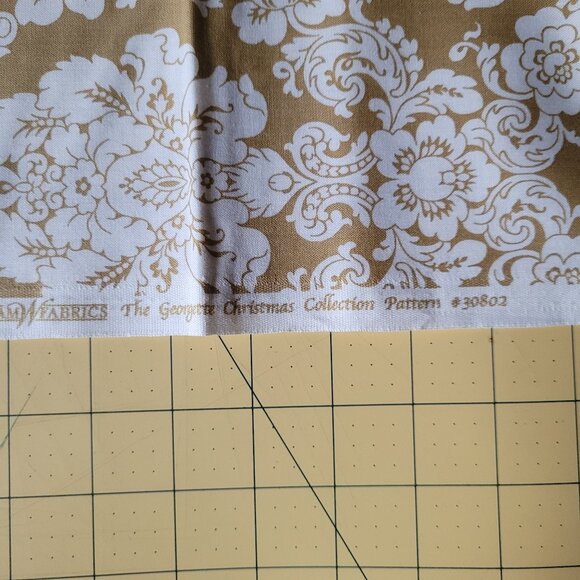 1 Yard Anna Griffin Tan w/White Floral Fabric The Georgette Collection - Picture 3 of 4